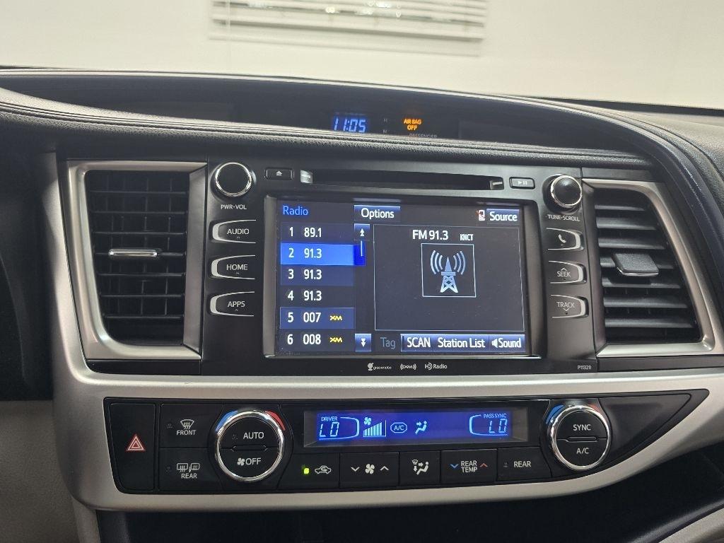 Toyota Highlander LE Plus FWD V6 2017