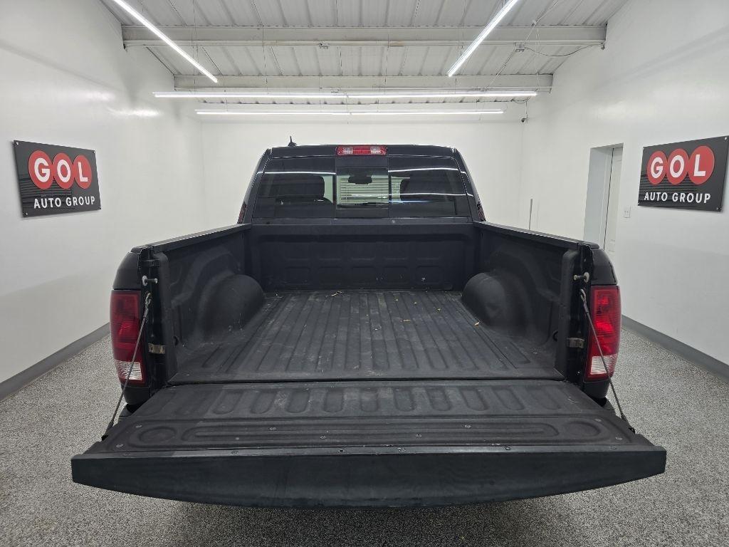 RAM 1500 SLT Crew Cab SWB 2WD 2016