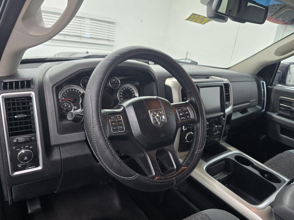 RAM 1500 SLT Crew Cab SWB 2WD 2016