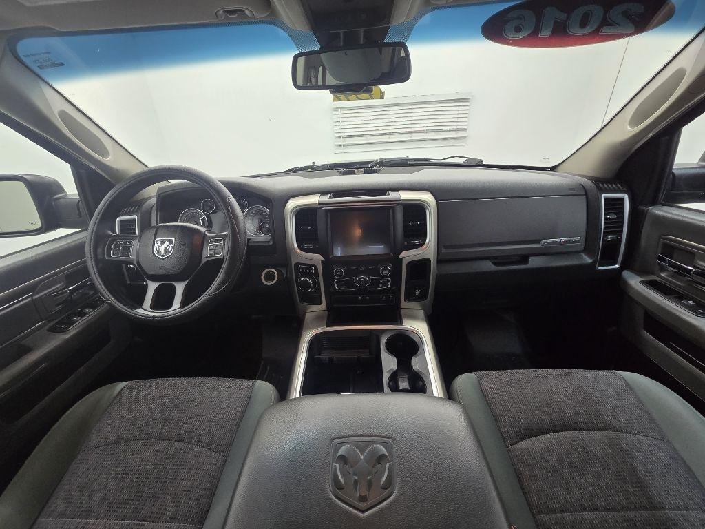 RAM 1500 SLT Crew Cab SWB 2WD 2016