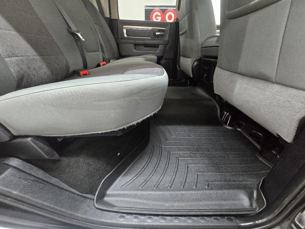 RAM 1500 SLT Crew Cab SWB 2WD 2016