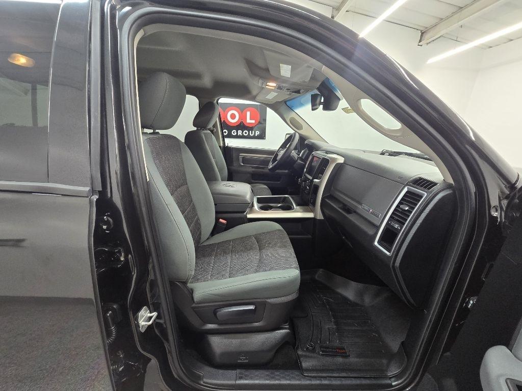 RAM 1500 SLT Crew Cab SWB 2WD 2016