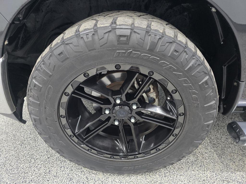 RAM 1500 SLT Crew Cab SWB 2WD 2016