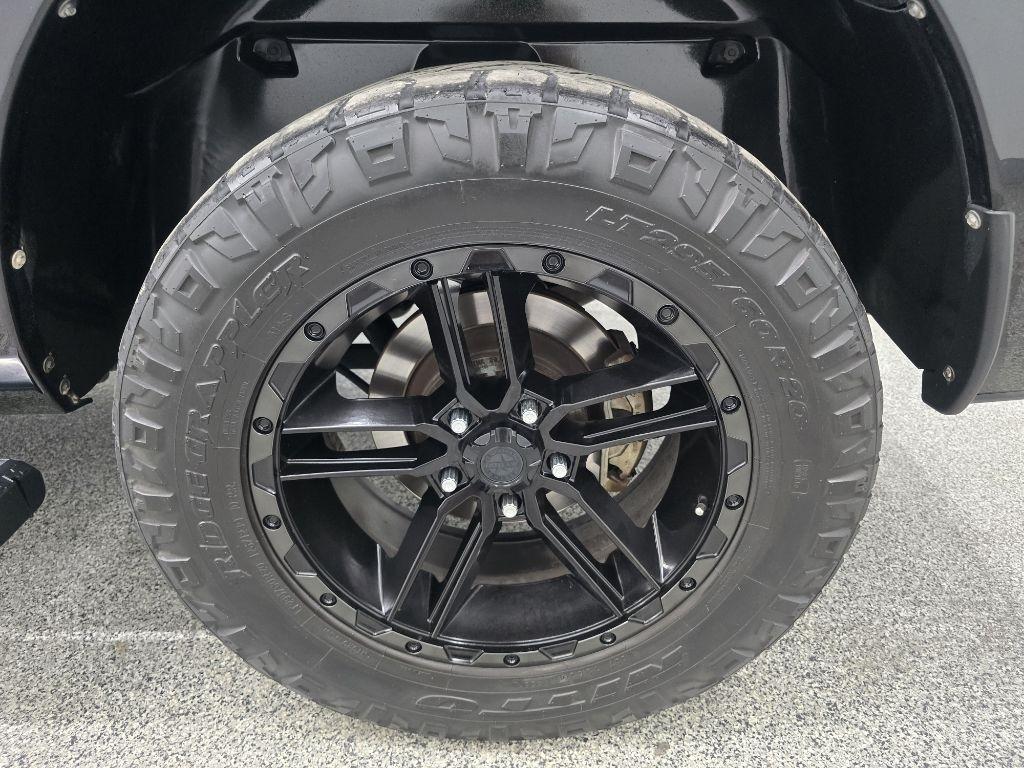RAM 1500 SLT Crew Cab SWB 2WD 2016