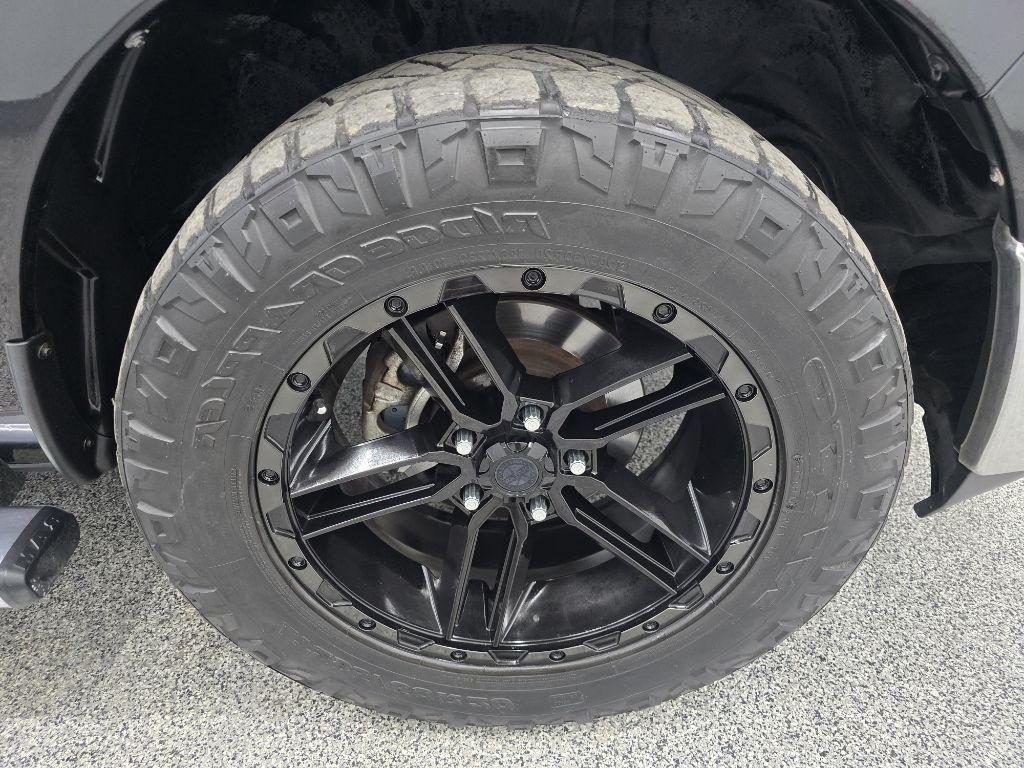 RAM 1500 SLT Crew Cab SWB 2WD 2016