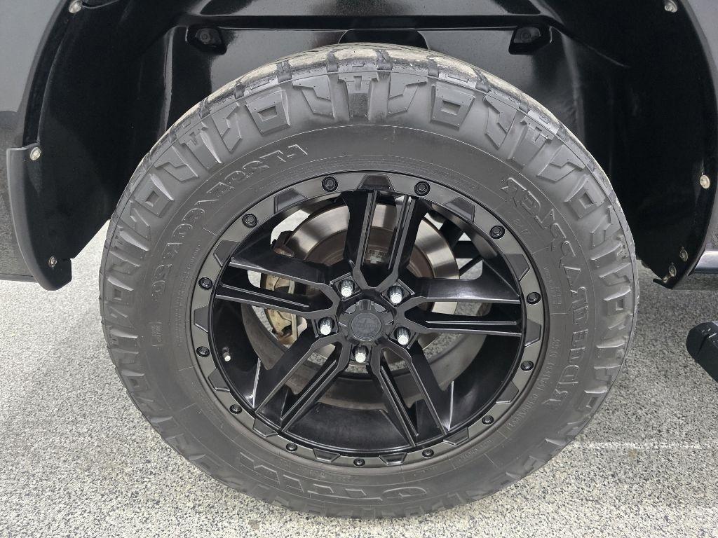 RAM 1500 SLT Crew Cab SWB 2WD 2016