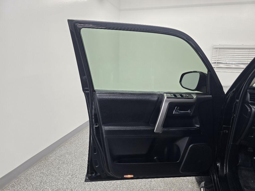 Toyota 4Runner SR5 4WD 2014