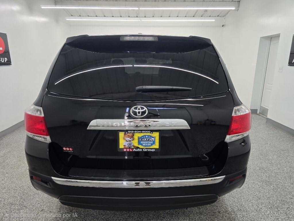 Toyota Highlander Base 2WD V6 2012