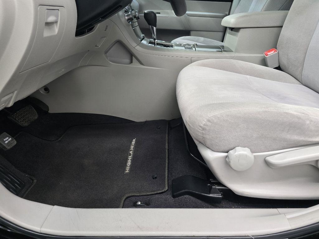 Toyota Highlander Base 2WD V6 2012