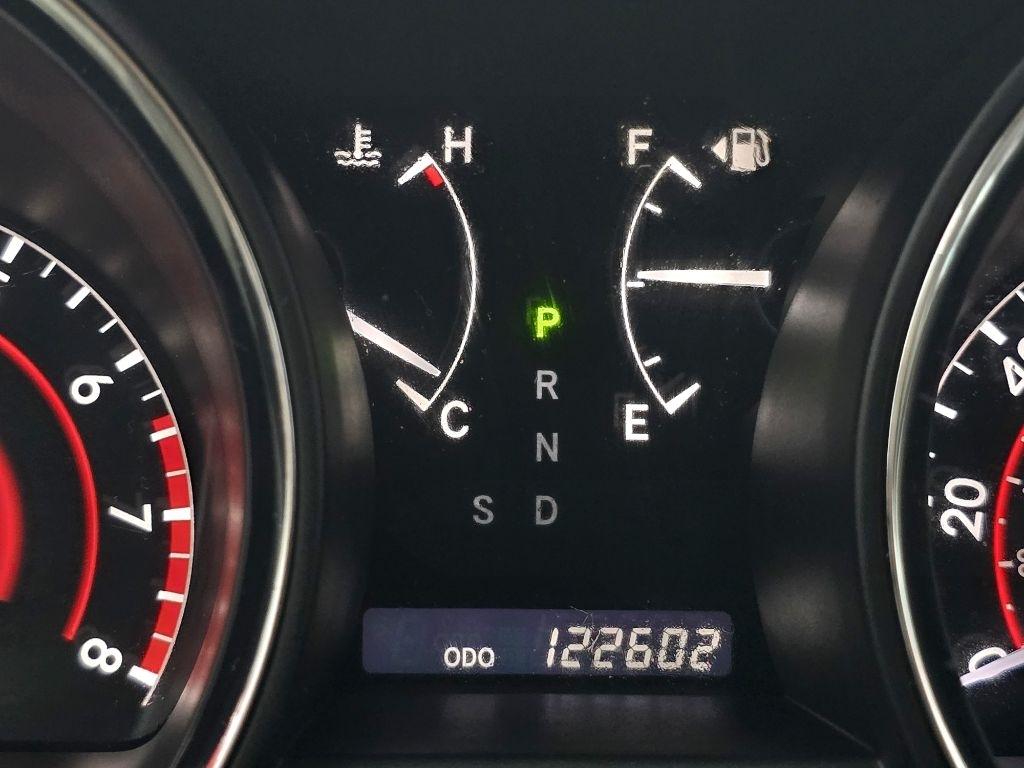 Toyota Highlander Base 2WD V6 2012