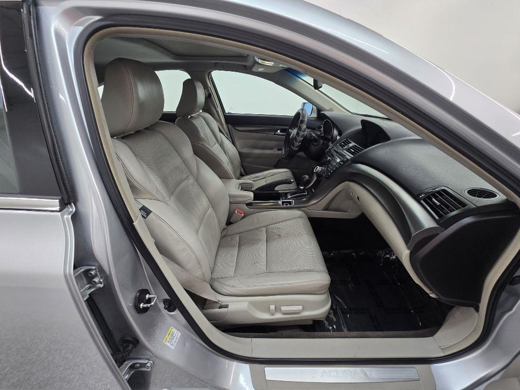 Acura TL 6-Speed AT with Tech Package and 18-In. WP 2012