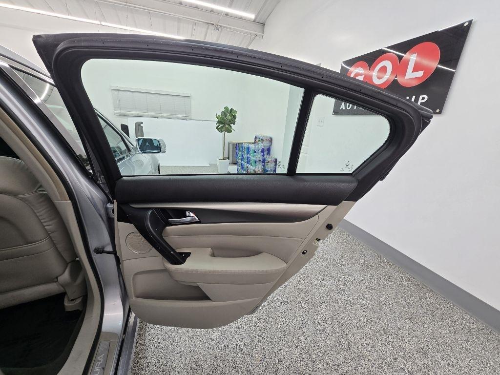 Acura TL 6-Speed AT with Tech Package and 18-In. WP 2012