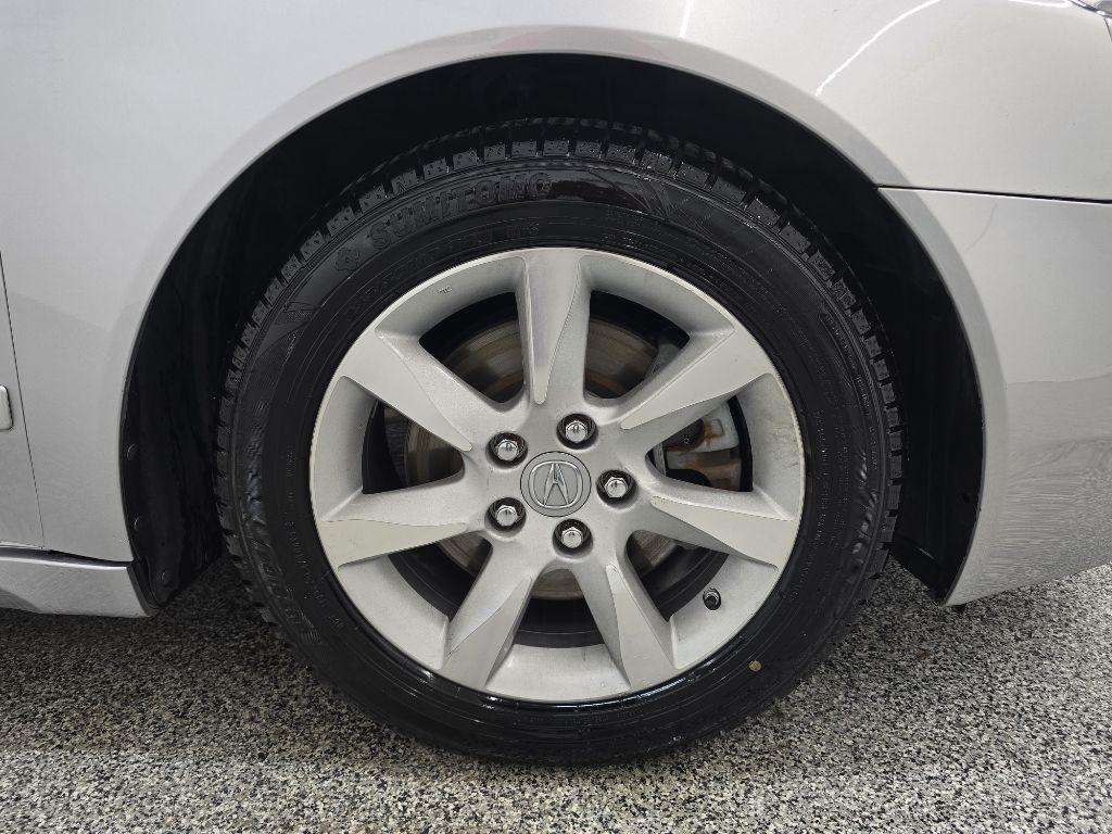 Acura TL 6-Speed AT with Tech Package and 18-In. WP 2012