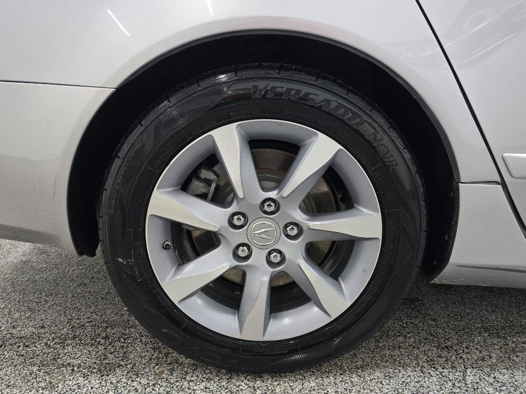 Acura TL 6-Speed AT with Tech Package and 18-In. WP 2012