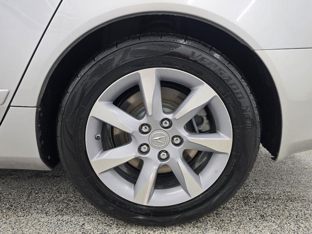 Acura TL 6-Speed AT with Tech Package and 18-In. WP 2012