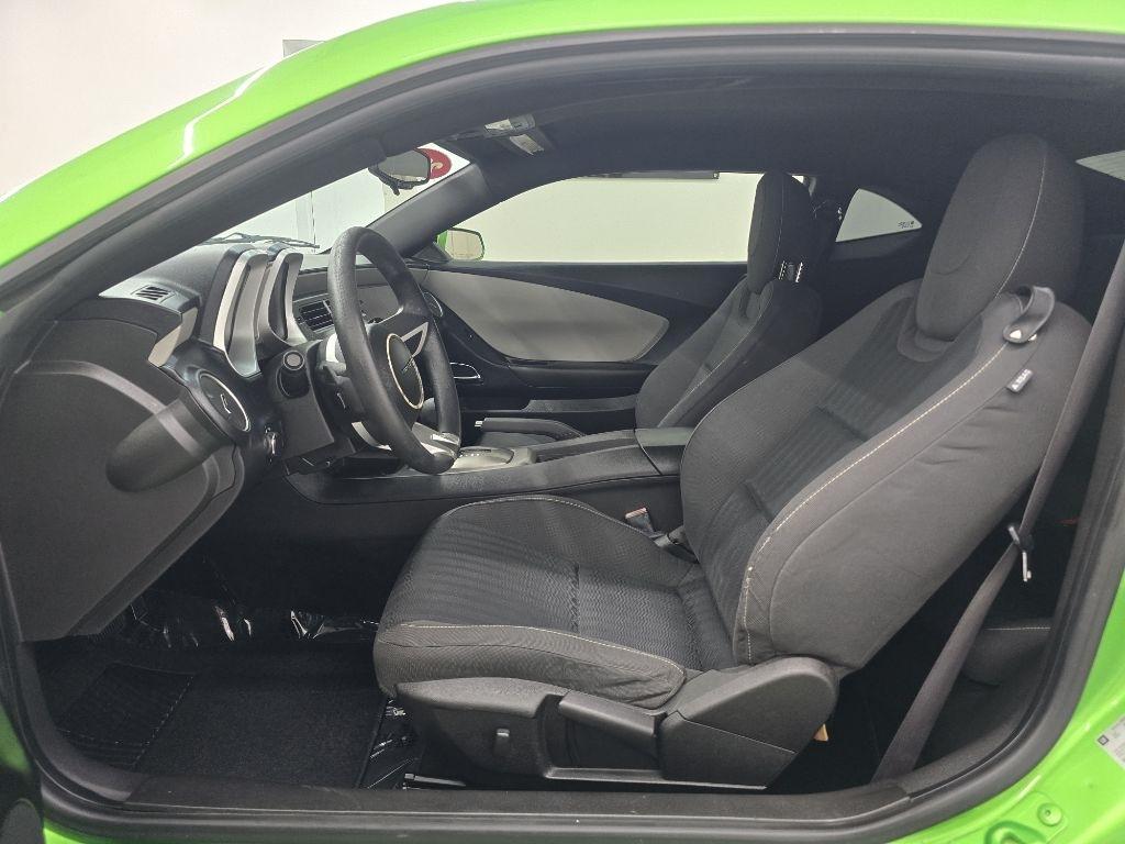 Chevrolet Camaro LS Coupe 2011