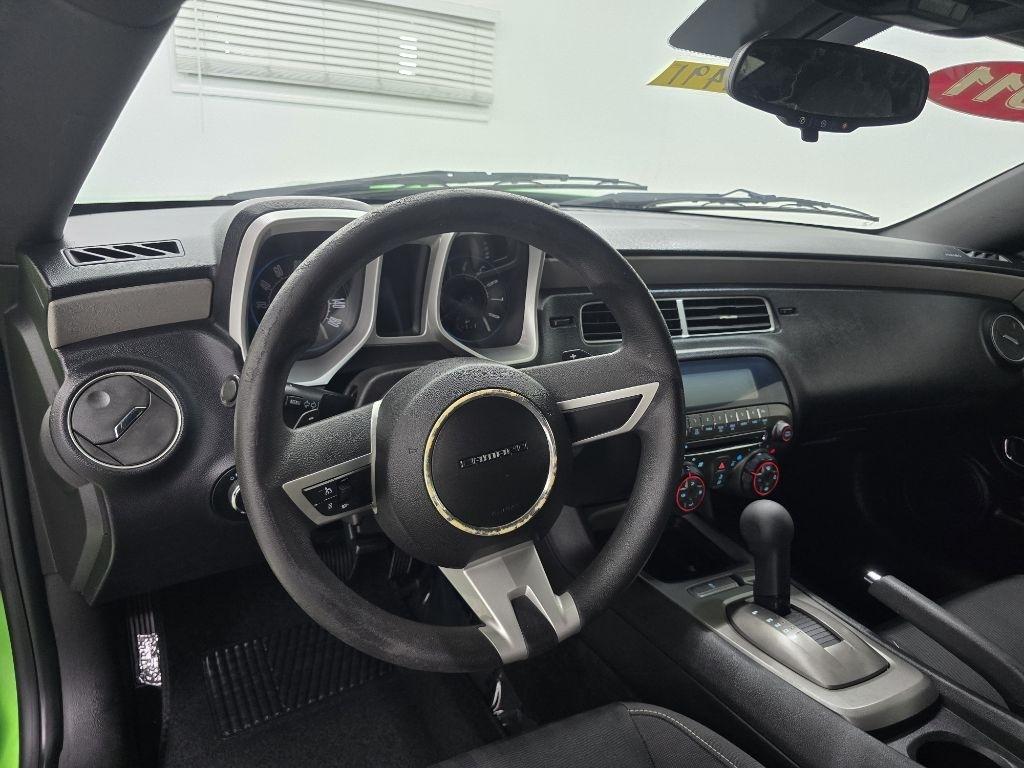 Chevrolet Camaro LS Coupe 2011