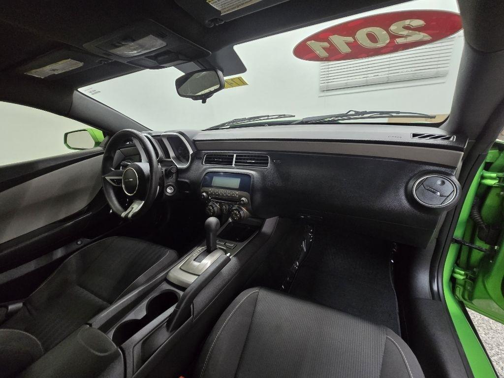 Chevrolet Camaro LS Coupe 2011