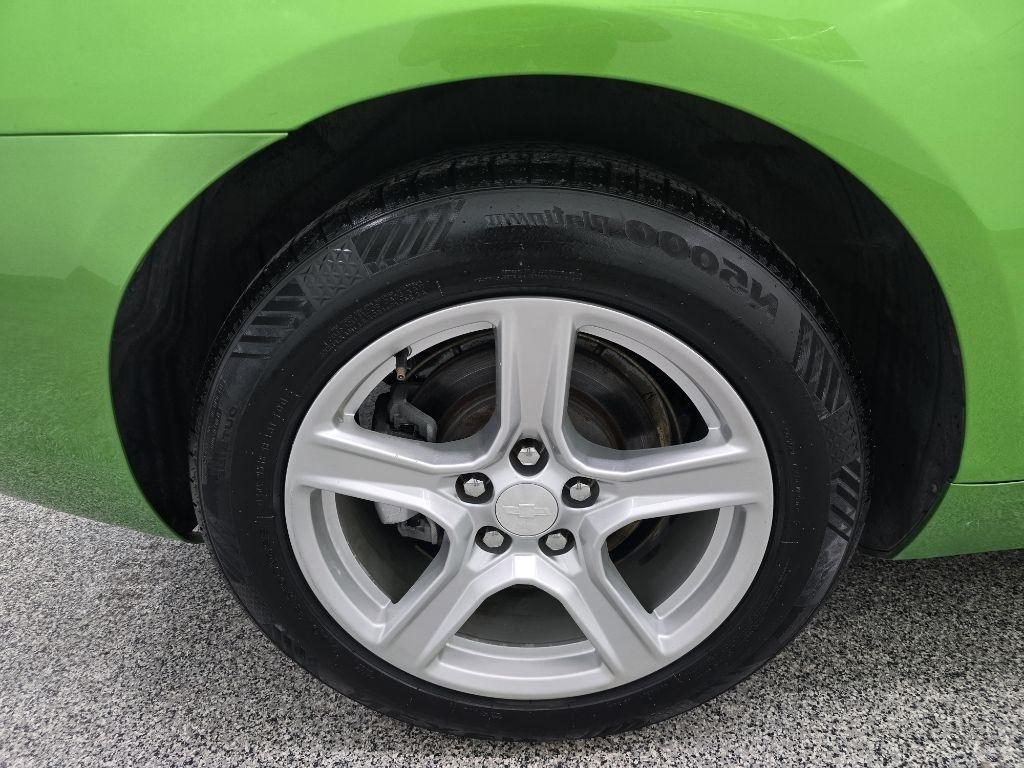 Chevrolet Camaro LS Coupe 2011