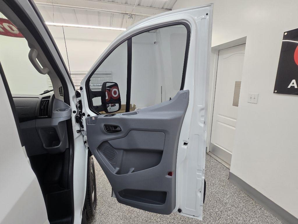 Ford Transit 150 Van Low Roof w/Sliding Pass. 148-in. WB 2019