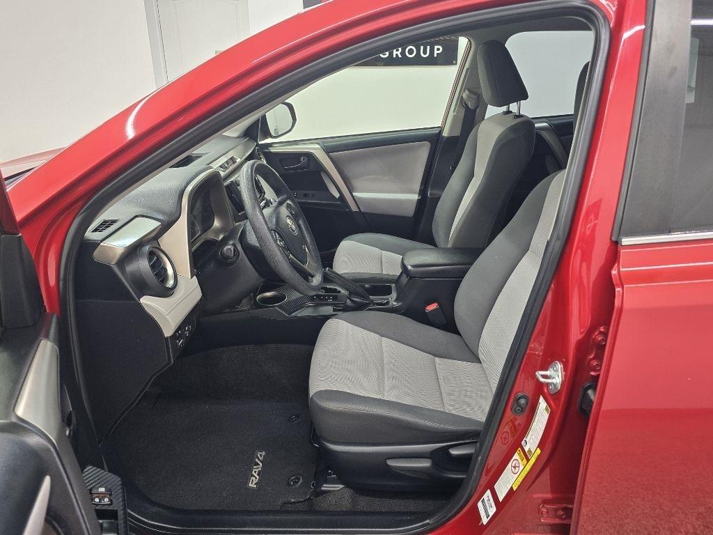 Toyota RAV4 LE FWD 2015