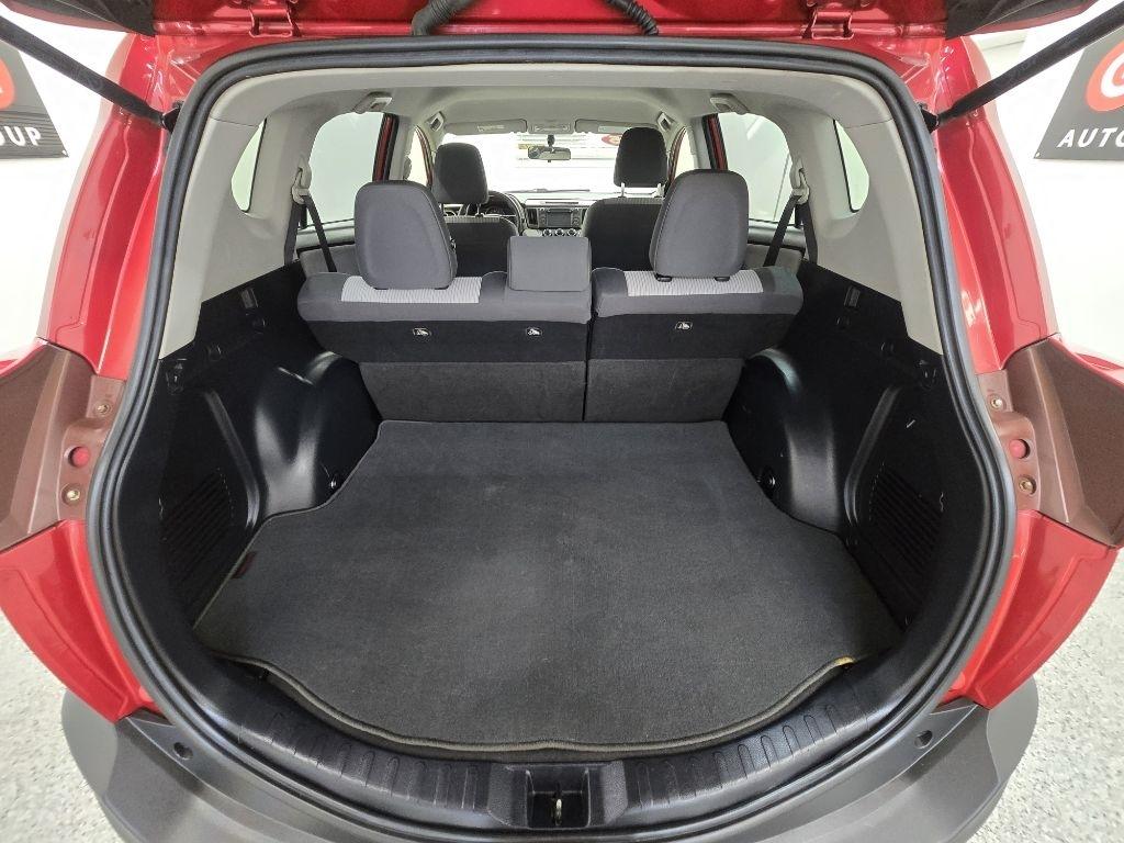 Toyota RAV4 LE FWD 2015