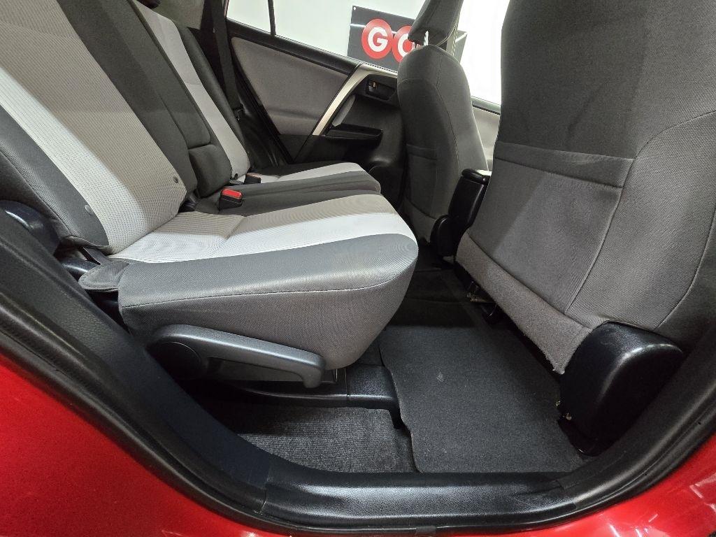 Toyota RAV4 LE FWD 2015