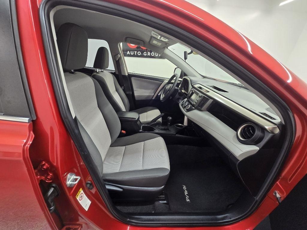Toyota RAV4 LE FWD 2015