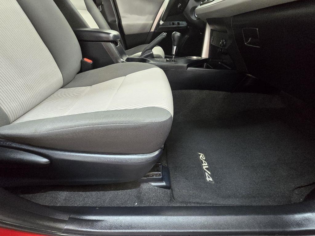 Toyota RAV4 LE FWD 2015