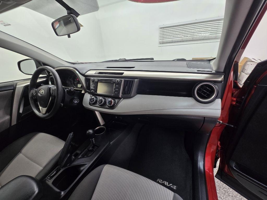 Toyota RAV4 LE FWD 2015