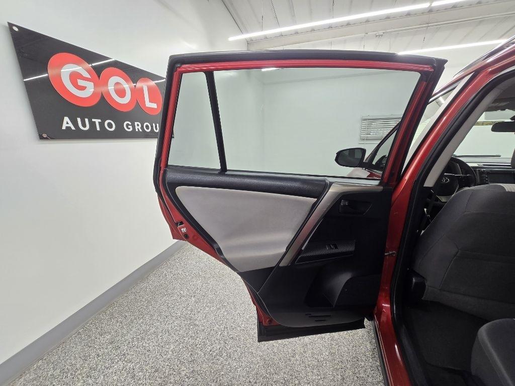Toyota RAV4 LE FWD 2015