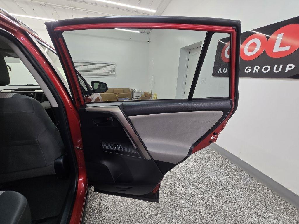 Toyota RAV4 LE FWD 2015