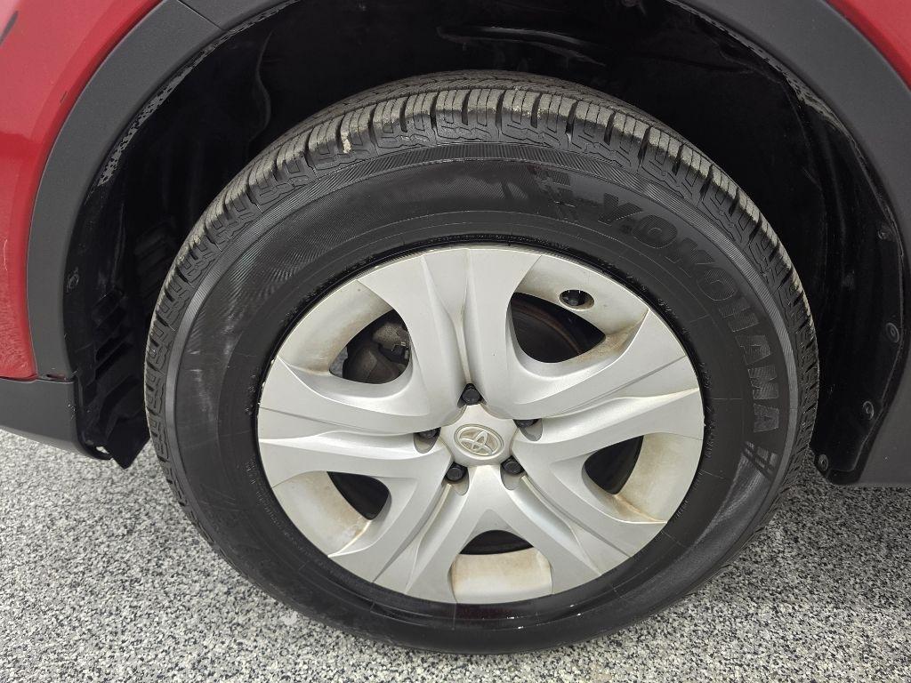 Toyota RAV4 LE FWD 2015