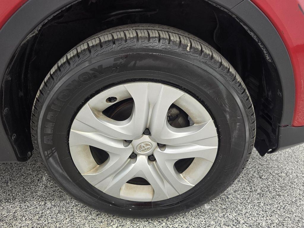 Toyota RAV4 LE FWD 2015