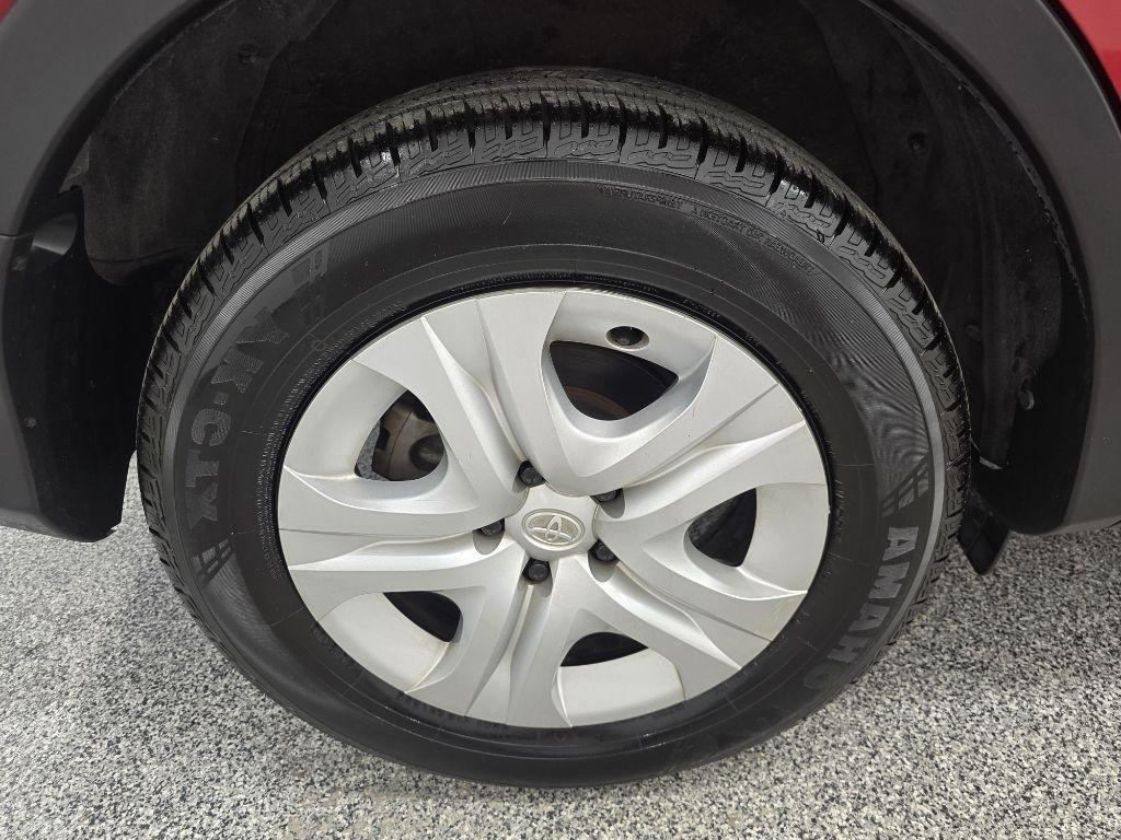 Toyota RAV4 LE FWD 2015