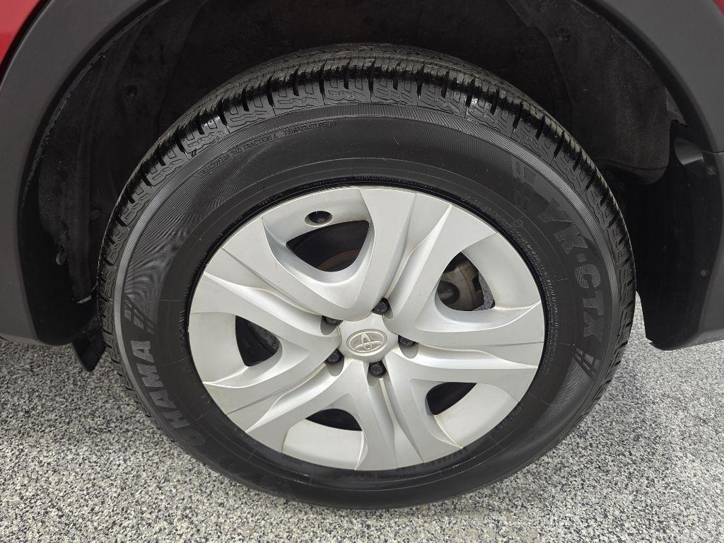 Toyota RAV4 LE FWD 2015