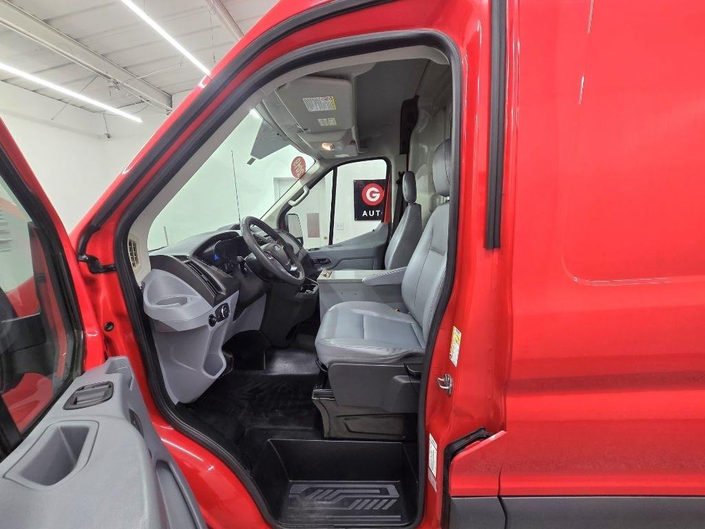 Ford Transit 250 Van Med. Roof w/Sliding Pass. 148-in. WB 2018