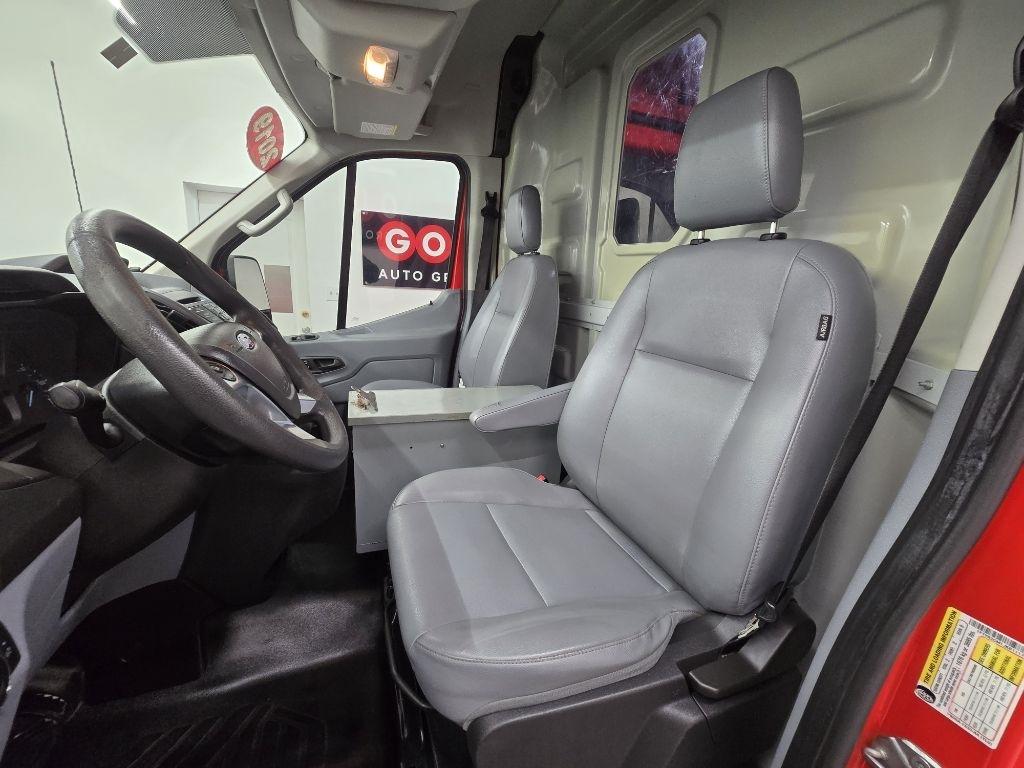 Ford Transit 250 Van Med. Roof w/Sliding Pass. 148-in. WB 2018