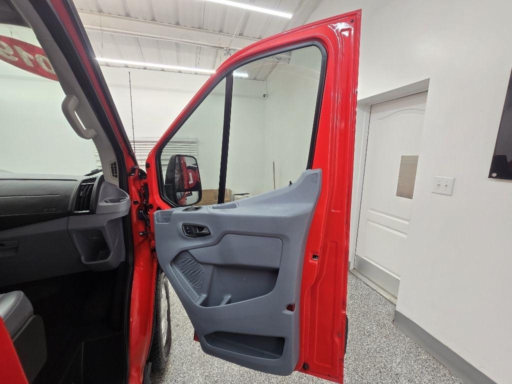Ford Transit 250 Van Med. Roof w/Sliding Pass. 148-in. WB 2018