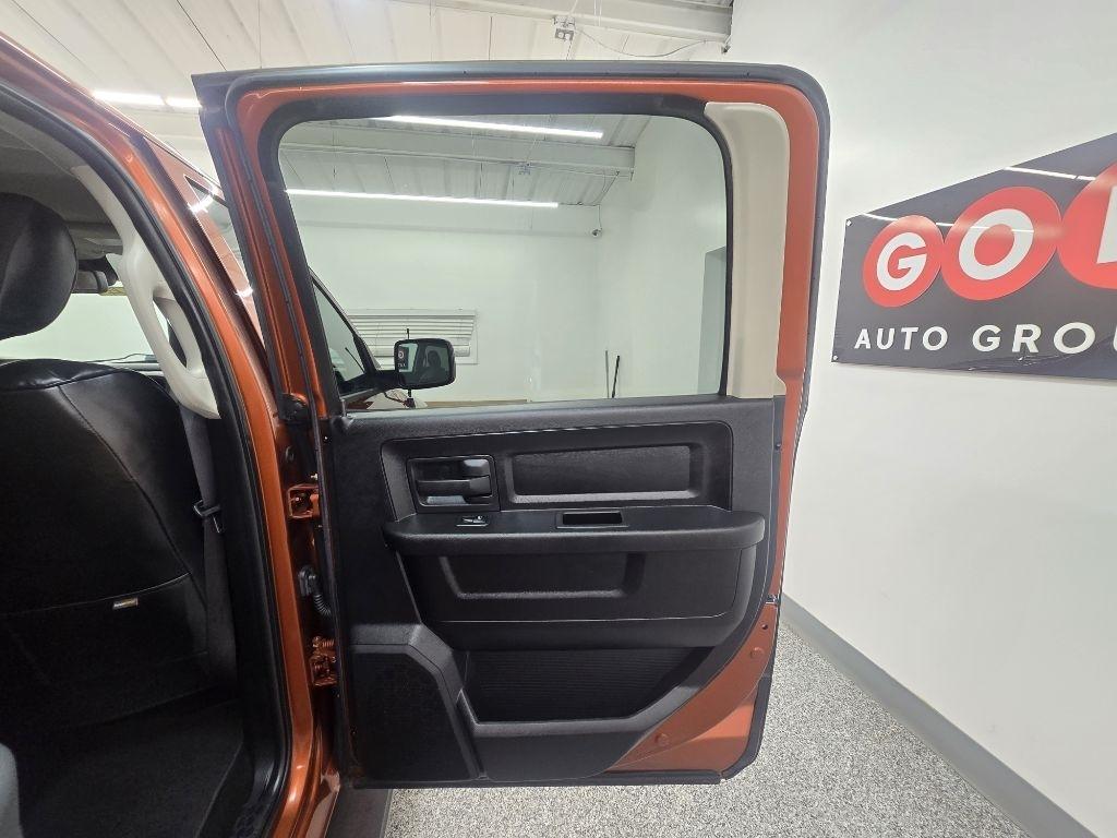 RAM 1500 Tradesman Crew Cab SWB 2WD 2013