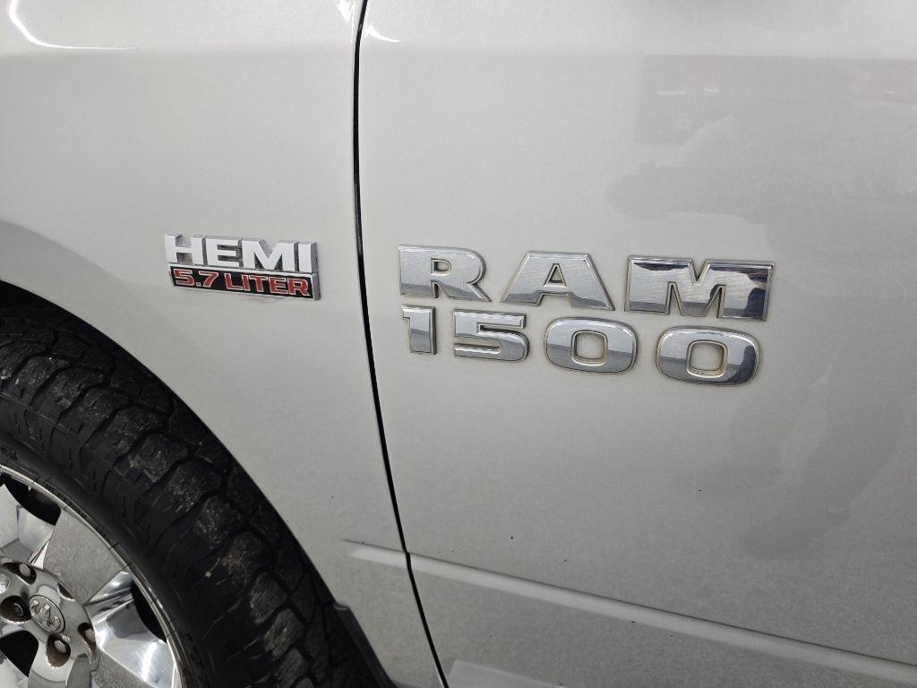 RAM 1500 SLT Crew Cab SWB 2WD 2015