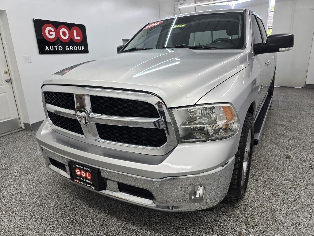 RAM 1500 SLT Crew Cab SWB 2WD 2015