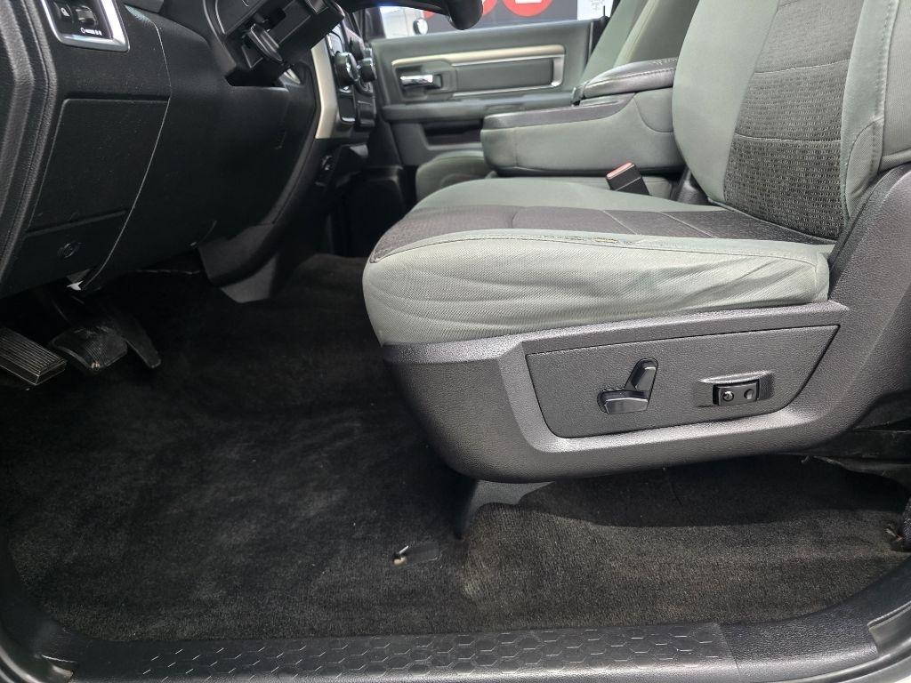 RAM 1500 SLT Crew Cab SWB 2WD 2015