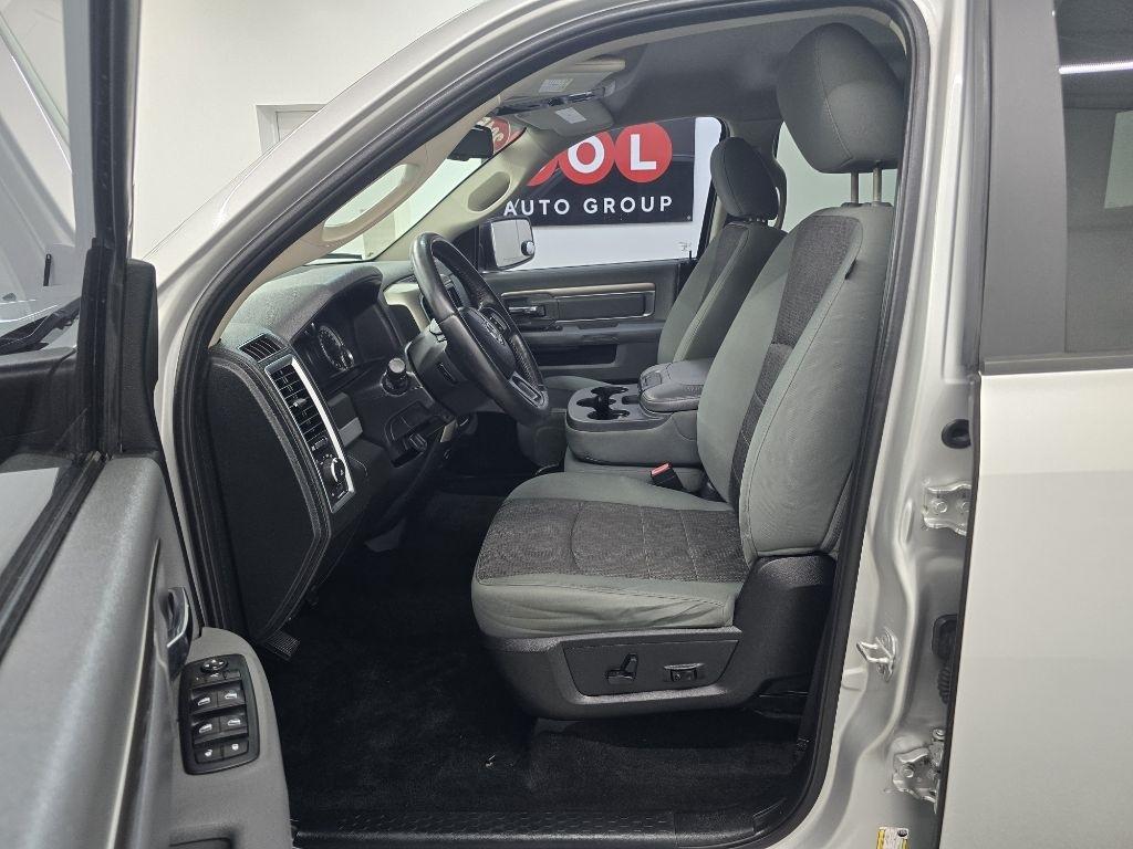 RAM 1500 SLT Crew Cab SWB 2WD 2015
