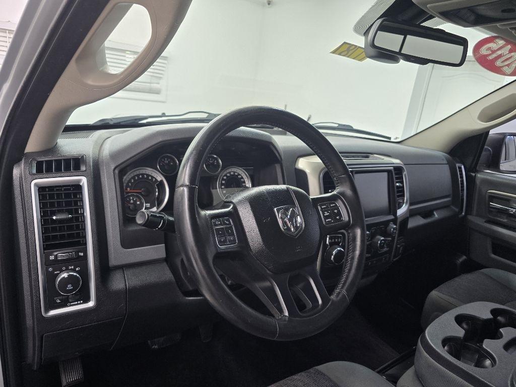 RAM 1500 SLT Crew Cab SWB 2WD 2015