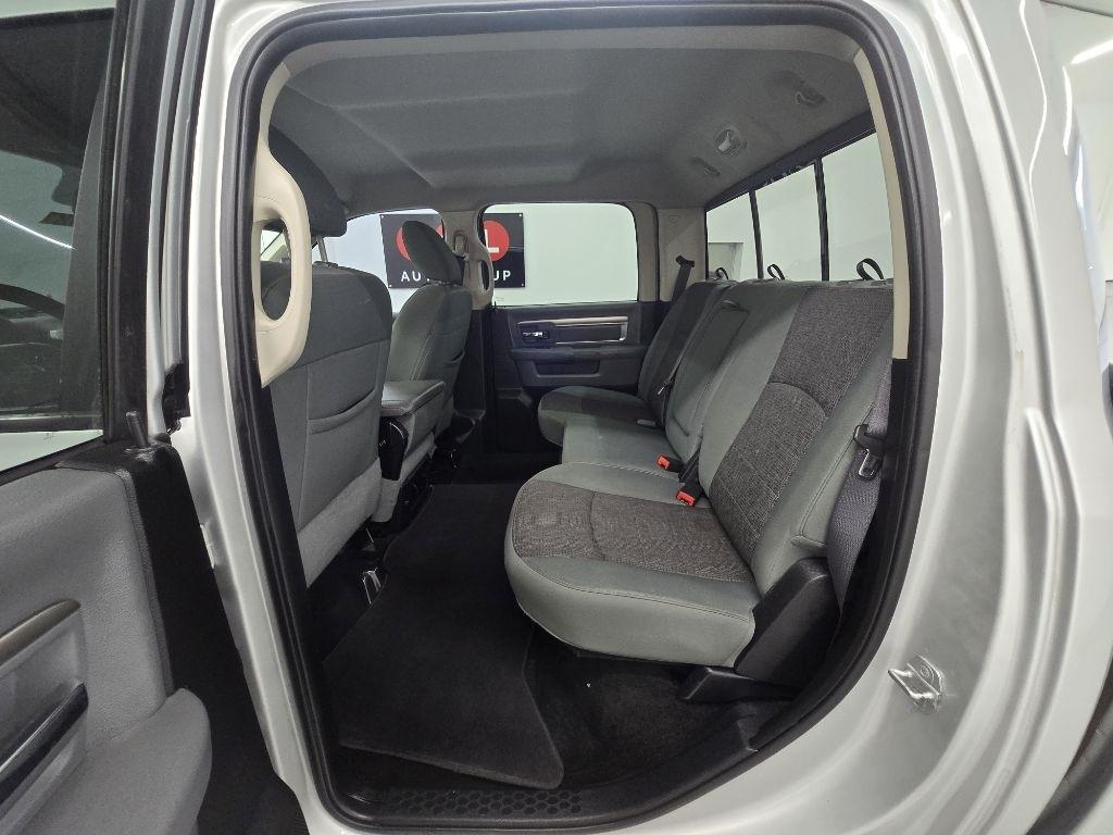 RAM 1500 SLT Crew Cab SWB 2WD 2015
