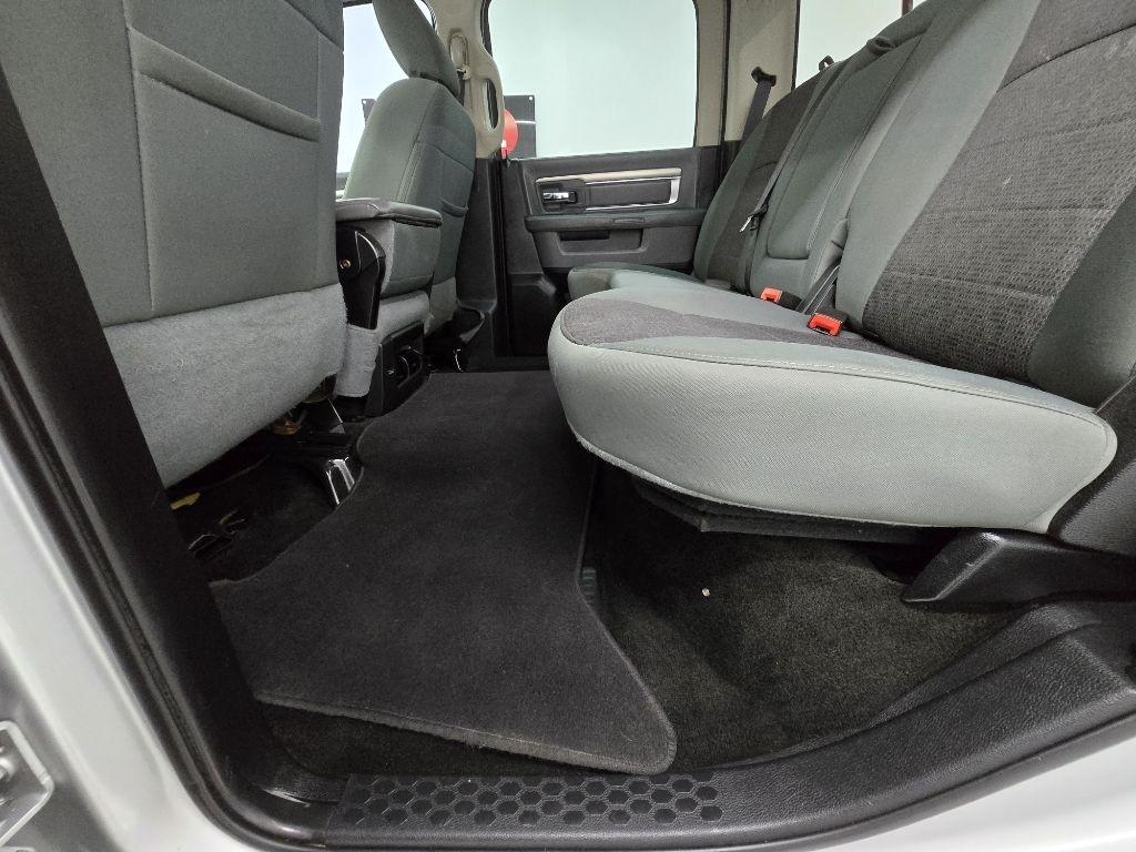 RAM 1500 SLT Crew Cab SWB 2WD 2015