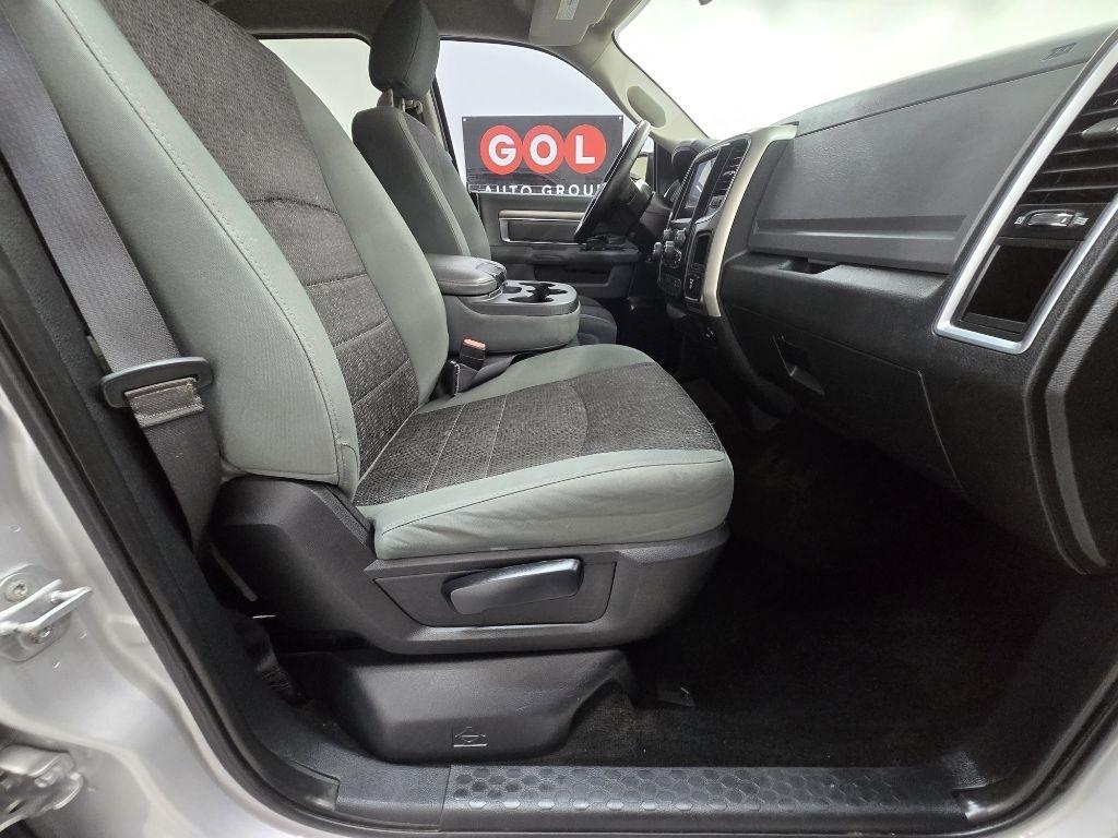 RAM 1500 SLT Crew Cab SWB 2WD 2015