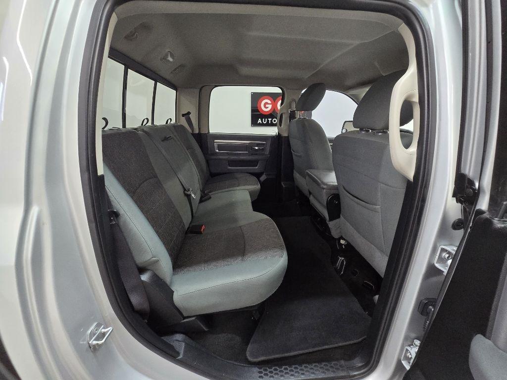 RAM 1500 SLT Crew Cab SWB 2WD 2015