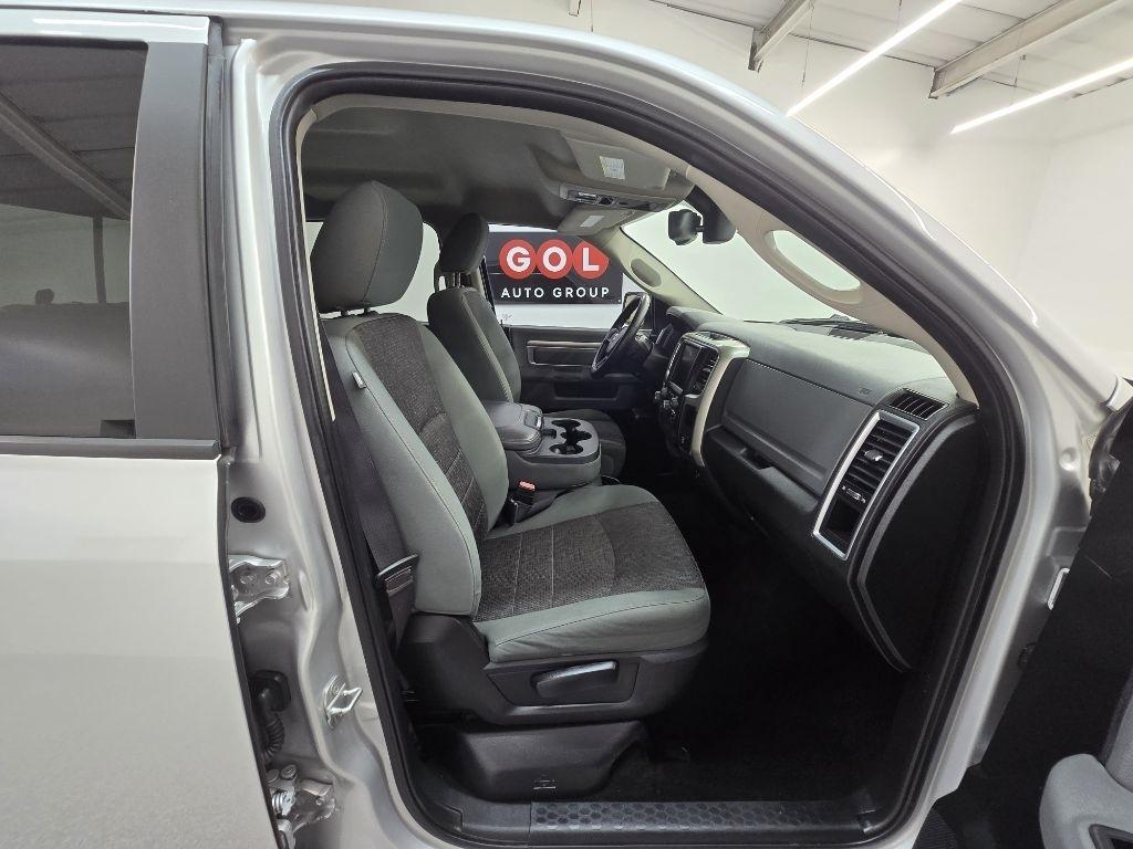 RAM 1500 SLT Crew Cab SWB 2WD 2015